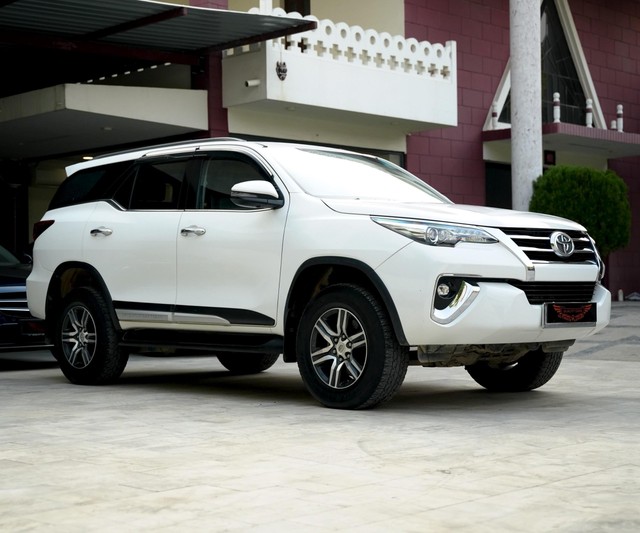 Second-hand 2018 Toyota Fortuner 2.8 2WD MT BSIV for sale in Jaipur-11