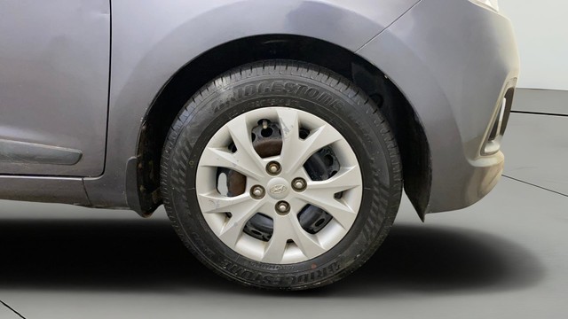 Second-hand 2016 Hyundai Grand i10 Sportz for sale in Gurgaon-23