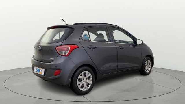 Second-hand 2016 Hyundai Grand i10 Sportz for sale in Gurgaon-2