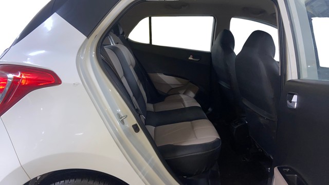 Second-hand 2016 Hyundai Grand i10 Asta Option AT for sale in Surat-16