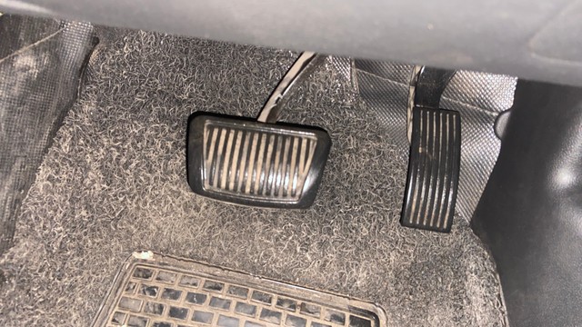 Second-hand 2016 Hyundai Grand i10 Asta Option AT for sale in Surat-14