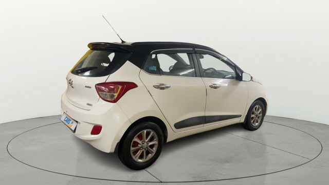 Second-hand 2016 Hyundai Grand i10 Asta Option AT for sale in Surat-2