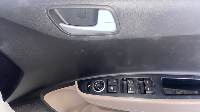 Second-hand 2016 Hyundai Grand i10 Asta Option AT for sale in Surat-17