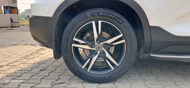 Second-hand 2021 Volvo XC40 T4 R-Design for sale in New Delhi-4