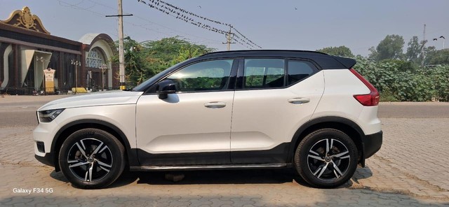 Second-hand 2021 Volvo XC40 T4 R-Design for sale in New Delhi-11