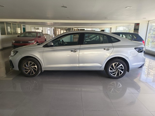 Second-hand 2022 Volkswagen Virtus Topline BSVI for sale in Bangalore-4
