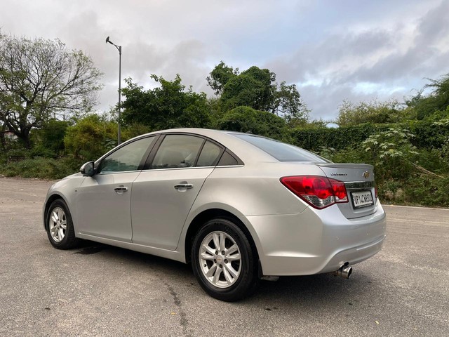 Second-hand 2016 Chevrolet Cruze LTZ AT for sale in New Delhi-3