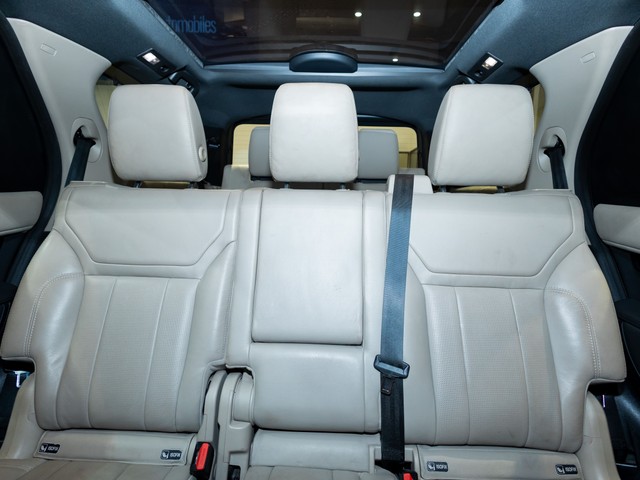 Second-hand 2019 Land Rover Discovery SE 2.0 SD4 for sale in Kolkata-10