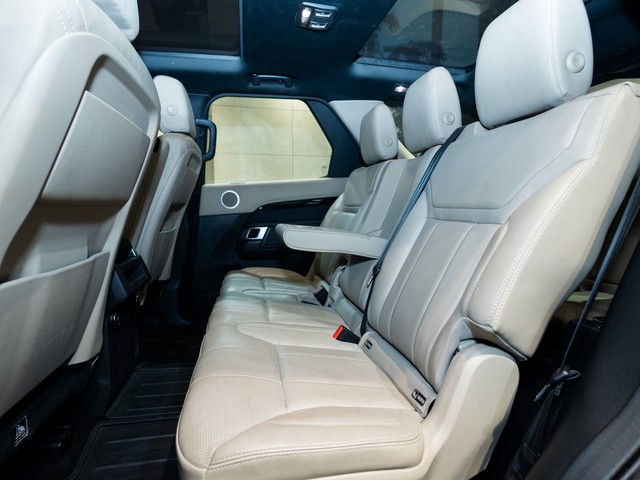 Second-hand 2019 Land Rover Discovery SE 2.0 SD4 for sale in Kolkata-8