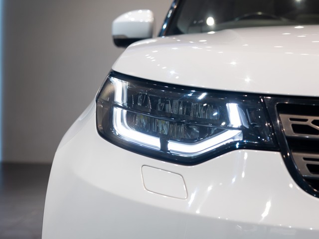 Second-hand 2019 Land Rover Discovery SE 2.0 SD4 for sale in Kolkata-6