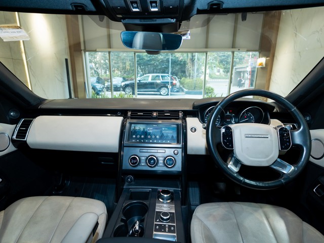 Second-hand 2019 Land Rover Discovery SE 2.0 SD4 for sale in Kolkata-15