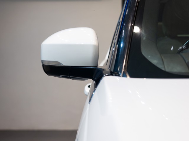 Second-hand 2019 Land Rover Discovery SE 2.0 SD4 for sale in Kolkata-4