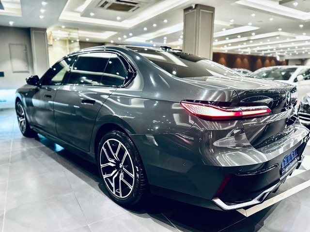 Second-hand 2023 BMW 7 Series 740Li M Sport Edition for sale in New Delhi-10