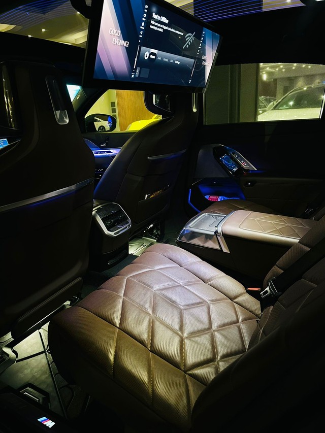 Second-hand 2023 BMW 7 Series 740Li M Sport Edition for sale in New Delhi-7