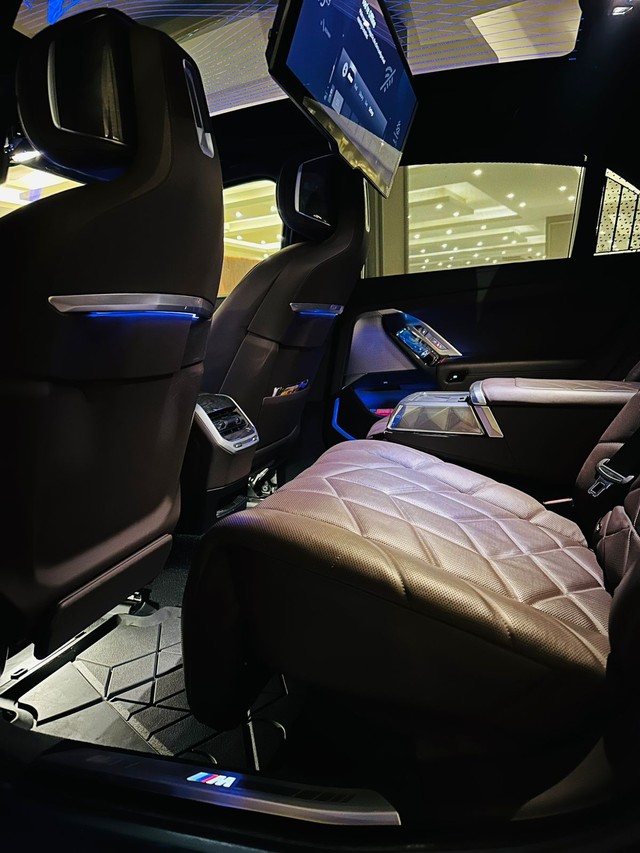 Second-hand 2023 BMW 7 Series 740Li M Sport Edition for sale in New Delhi-5