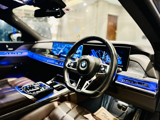 Second-hand 2023 BMW 7 Series 740Li M Sport Edition for sale in New Delhi-9