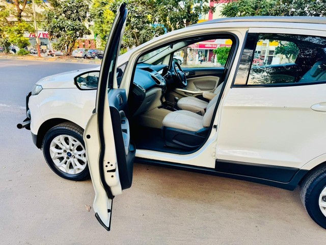 Second-hand 2014 Ford Ecosport 1.5 DV5 MT Titanium for sale in Vadodara-13