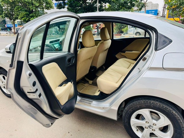 Second-hand 2014 Honda City i DTEC E for sale in Vadodara-8