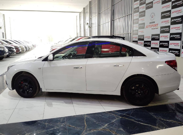 Second-hand 2012 Chevrolet Cruze LTZ for sale in Bangalore-2