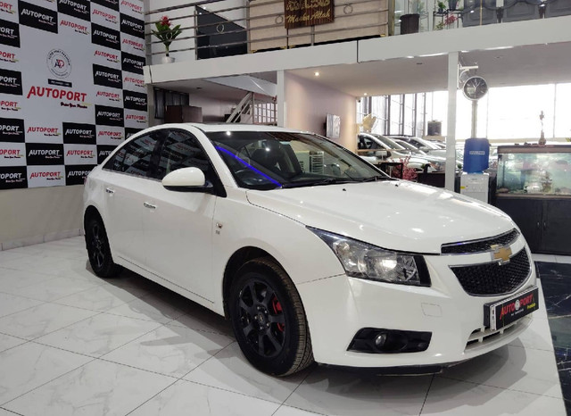 Second-hand 2012 Chevrolet Cruze LTZ for sale in Bangalore-3