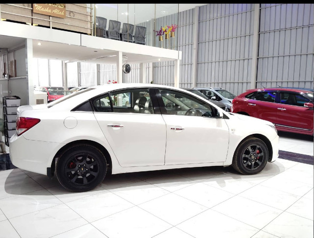 Second-hand 2012 Chevrolet Cruze LTZ for sale in Bangalore-4