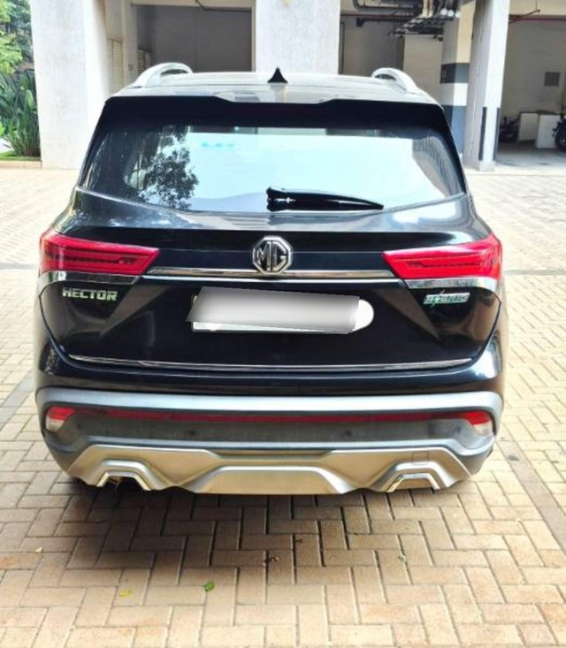 Second-hand 2022 MG Hector Hybrid Sharp MT for sale in Bangalore-7