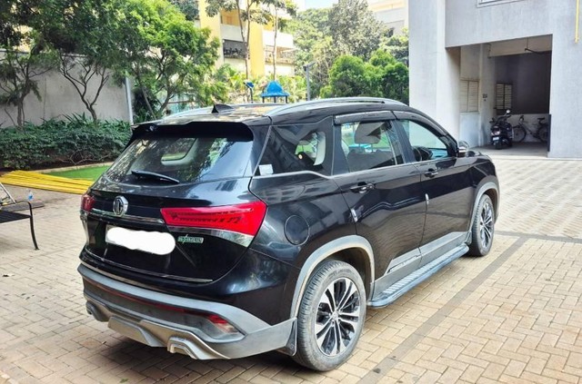 Second-hand 2022 MG Hector Hybrid Sharp MT for sale in Bangalore-4