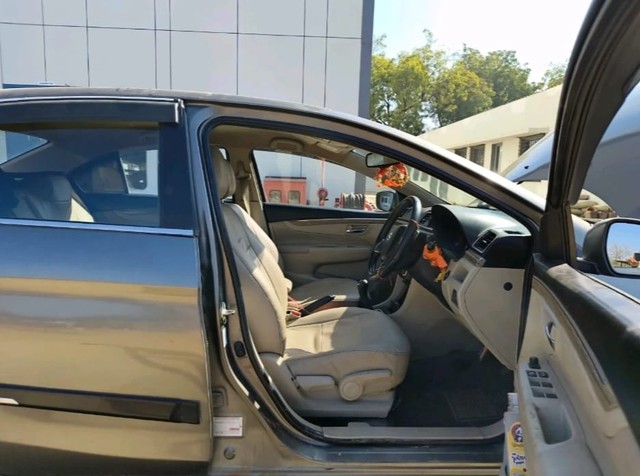 Second-hand 2018 Maruti Ciaz 1.4 Alpha for sale in Ahmedabad-3