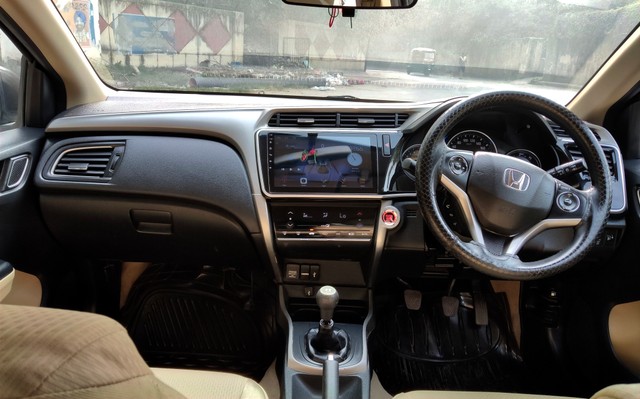 Second-hand 2017 Honda City i VTEC V for sale in New Delhi-7