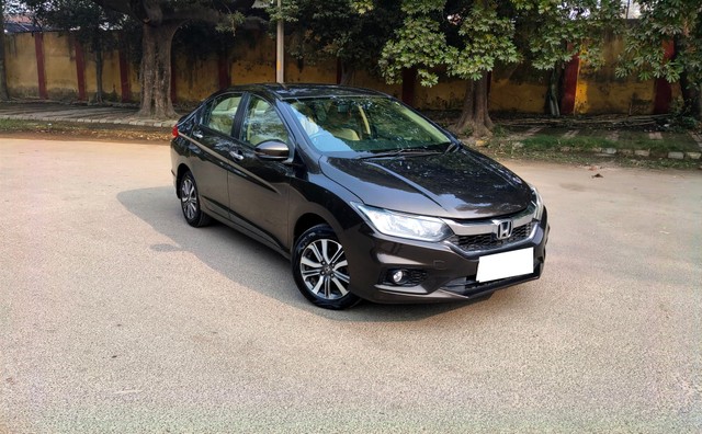 Second-hand 2017 Honda City i VTEC V for sale in New Delhi-16