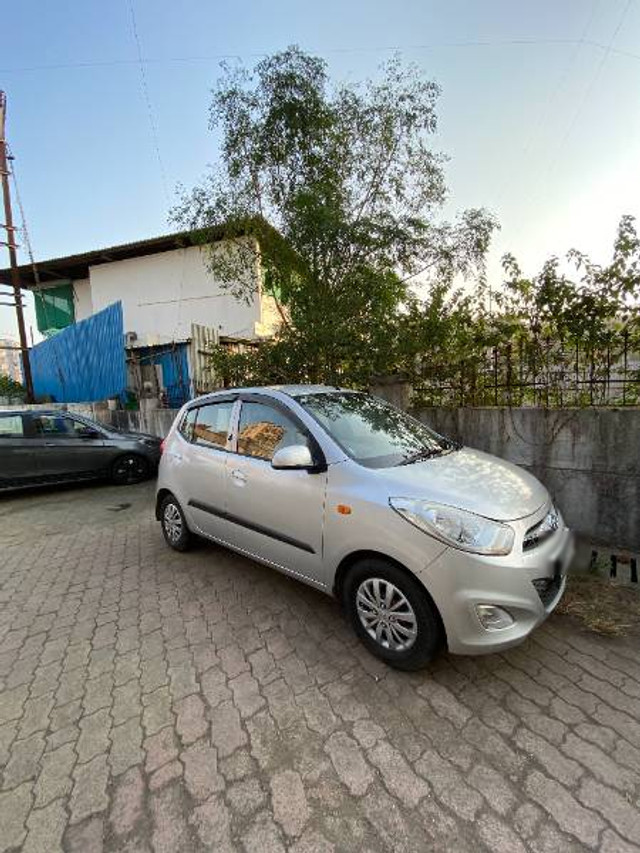 Second-hand 2017 Hyundai i10 Sportz 1.1L for sale in Kalyan-2