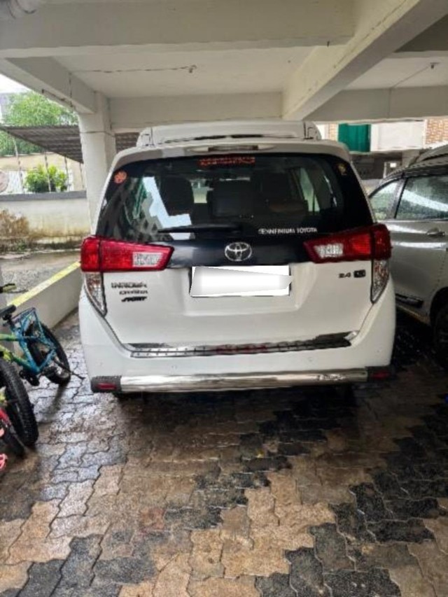 Second-hand 2024 Toyota Innova Crysta 2.4 GX 7Str for sale in Vadodara-3