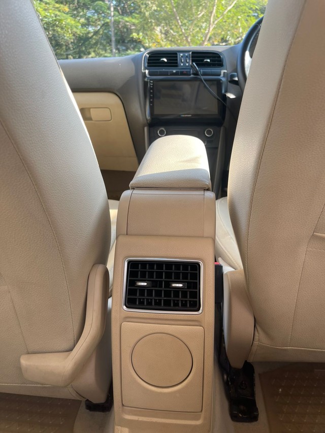 Second-hand 2012 Volkswagen Vento Petrol Highline for sale in Bangalore-21