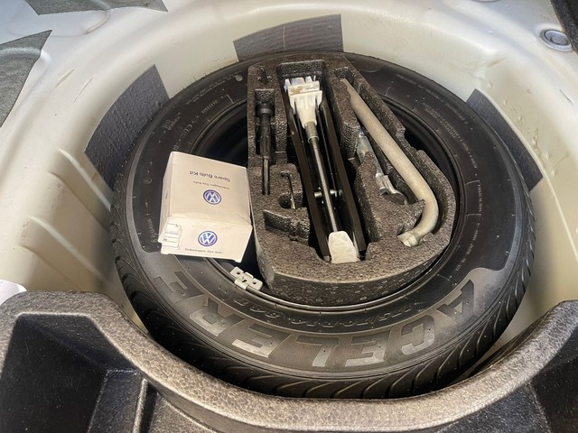 Second-hand 2012 Volkswagen Vento Petrol Highline for sale in Bangalore-6