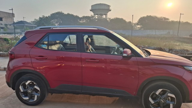 Second-hand 2019 Hyundai Venue SX Turbo BSIV for sale in Raipur-0