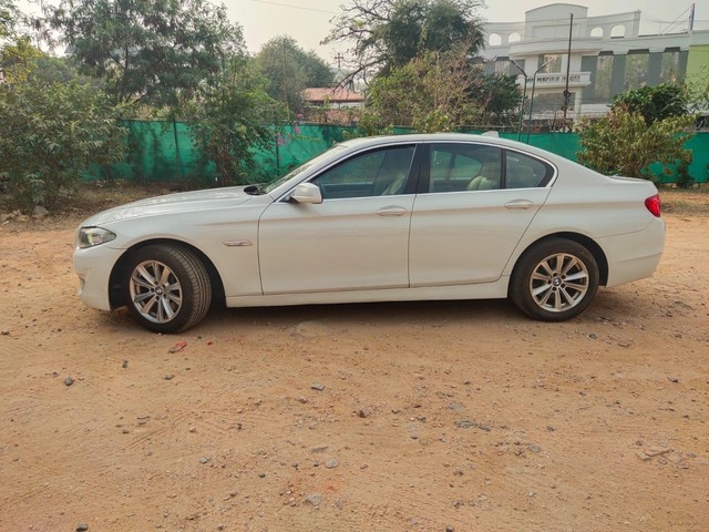 Second-hand 2011 BMW 5 Series 530d Highline Sedan for sale in Hyderabad-2