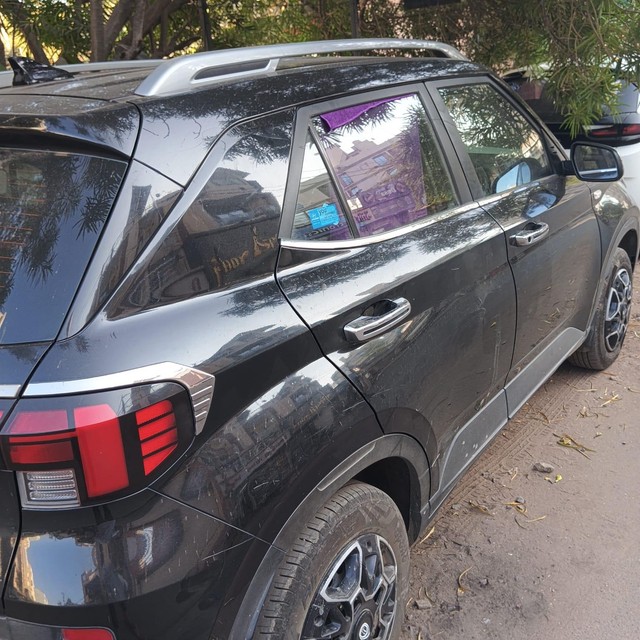 Second-hand 2023 Hyundai Venue S Plus Diesel for sale in Rajkot-2