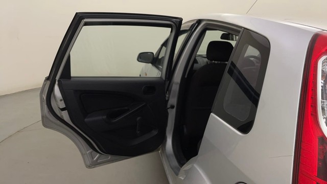 Second-hand 2012 Ford Figo Titanium Blu Diesel for sale in Mysore-29