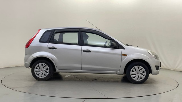 Second-hand 2012 Ford Figo Titanium Blu Diesel for sale in Mysore-2