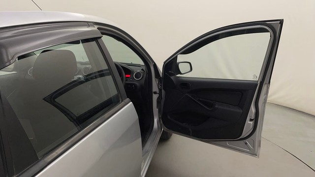 Second-hand 2012 Ford Figo Titanium Blu Diesel for sale in Mysore-16