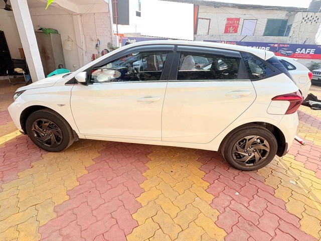 Second-hand 2023 Hyundai i20 Magna for sale in Gorakhpur-5