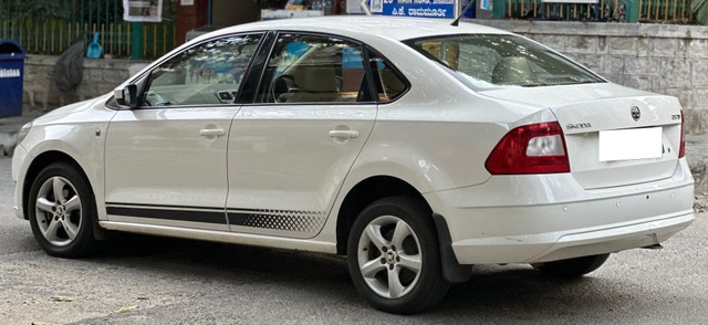 Second-hand 2015 Skoda Rapid 1.5 TDI AT Ambition for sale in Bangalore-3