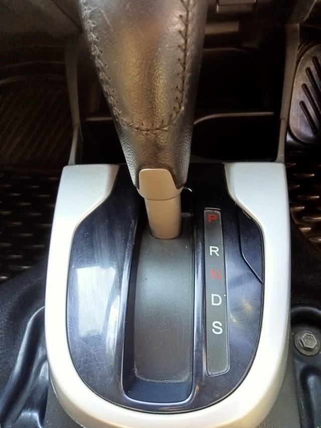 Second-hand 2016 Honda Jazz 1.2 V AT i VTEC for sale in Thane-5