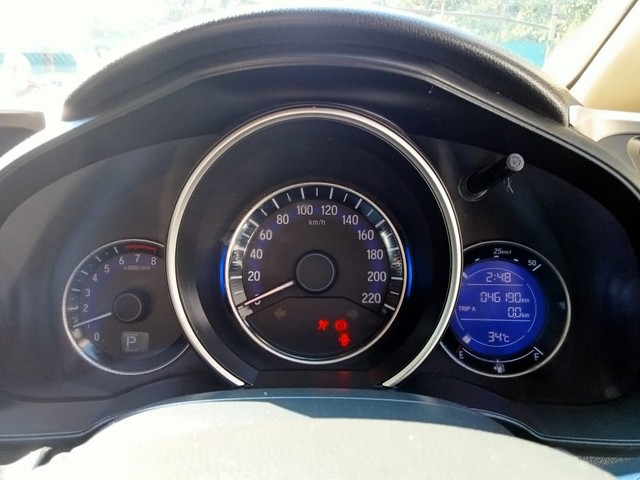 Second-hand 2016 Honda Jazz 1.2 V AT i VTEC for sale in Thane-7