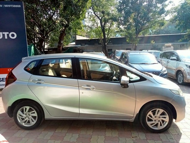 Second-hand 2016 Honda Jazz 1.2 V AT i VTEC for sale in Thane-10