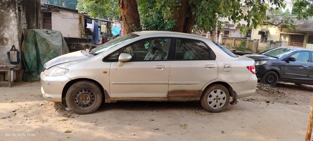 Honda City 1.5 GXI Second-hand 2004 Honda City 1.5 GXI for sale in Visakhapatnam-3