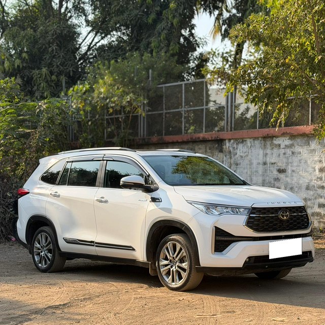 Second-hand 2023 Toyota Innova Hycross ZX(O) Hybrid for sale in Mumbai-7