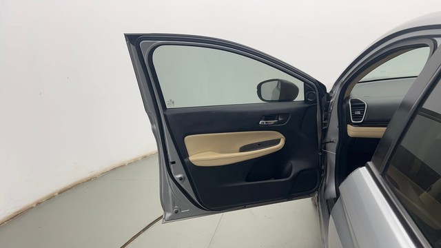 Second-hand 2020 Honda City ZX MT for sale in Kolkata-34