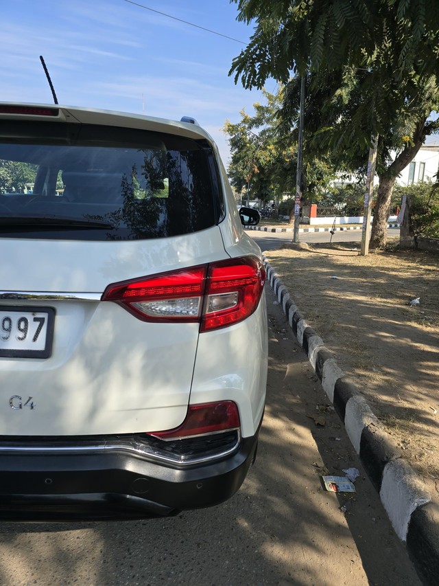 Second-hand 2018 Mahindra Alturas G4 4X2 AT BSIV for sale in Chandigarh-1