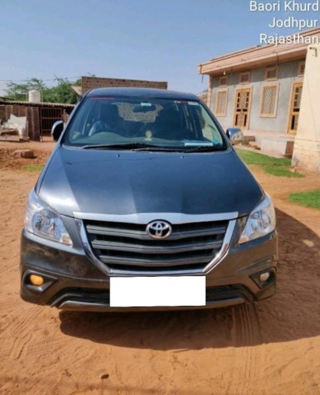 Second-hand 2016 Toyota Innova 2.5 GX (Diesel) 8 Seater BS IV for sale in Phalodi-2